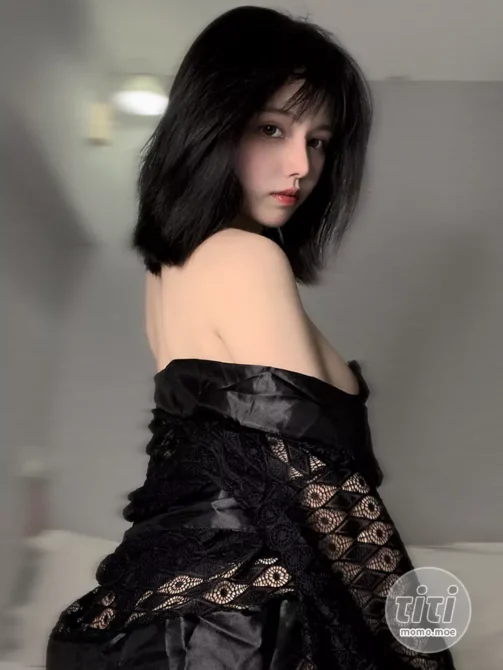 七月喵子 – NO.24 回家的诱惑 [46P-77MB]