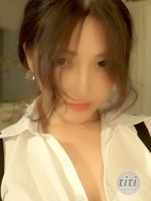 樱晚gigi – VOL.31 粉丝群收费视频31 钢琴课系列  [1V-611M]