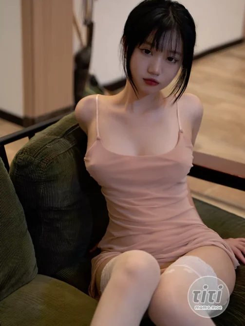 柒柒要乖哦 – NO.28 雾纱裙 [61P1V-1.23GB]