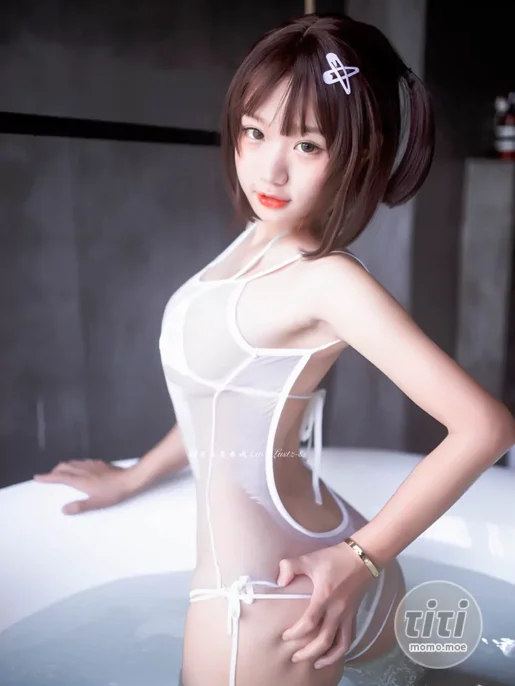 柒柒要乖哦 – NO.40 激凸死库水X白色Spa [34P-160MB]