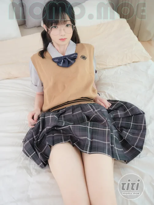 紧急企划 – 奶糖 JK定制(无水印版) [99P+1V-1.59GB]