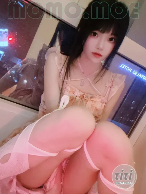 桜桃喵 – NO.191 花束自拍 [28P-184MB]