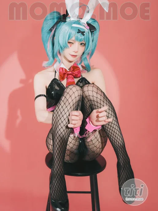 Kitaro_绮太郎 – NO.126 兔子洞 [17P-61M]