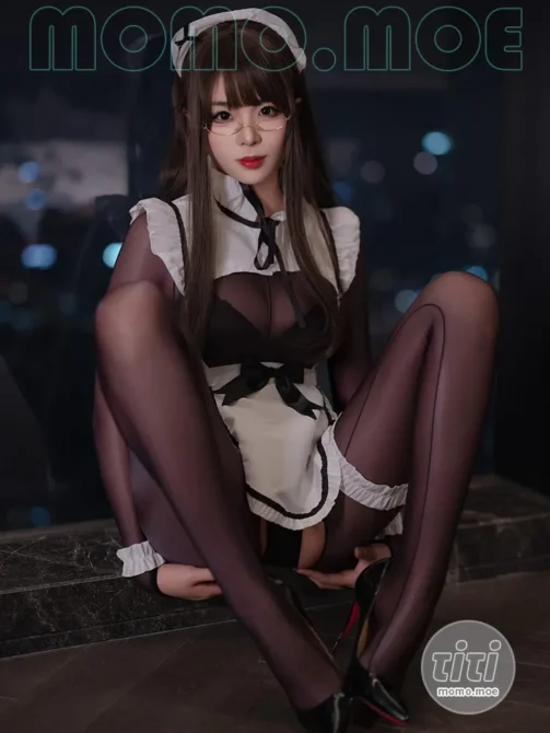 轩萧学姐 – NO.070 连体丝女仆 [90P+1V-678M]