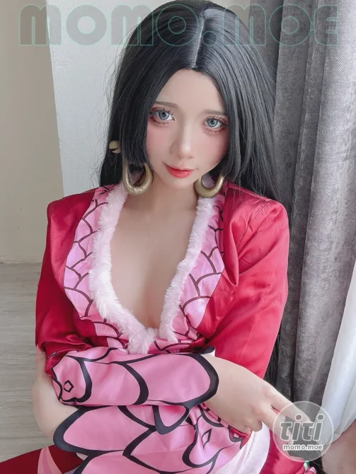 PoppaChan – NO.126 Boa Hancock [52P+6V-147M]