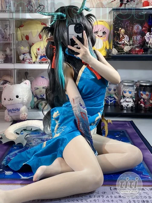 白栎Shirly – NO.016 明日方舟 夕 染尘烟旗袍 [130P+26V-4.06GB]